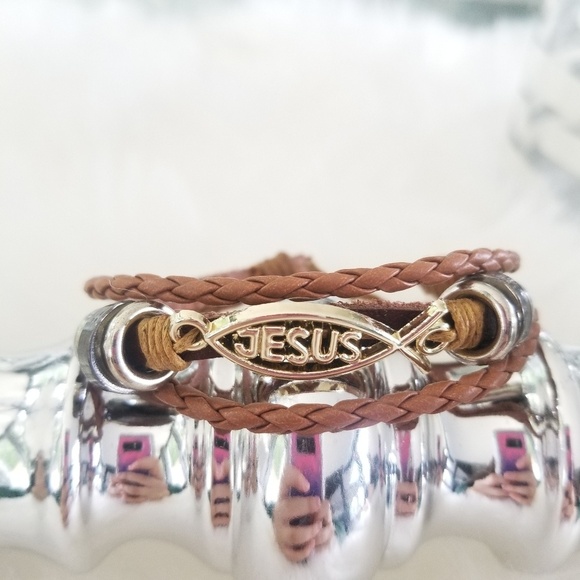 Tan boho gold JESUS bracelet - Picture 1 of 3